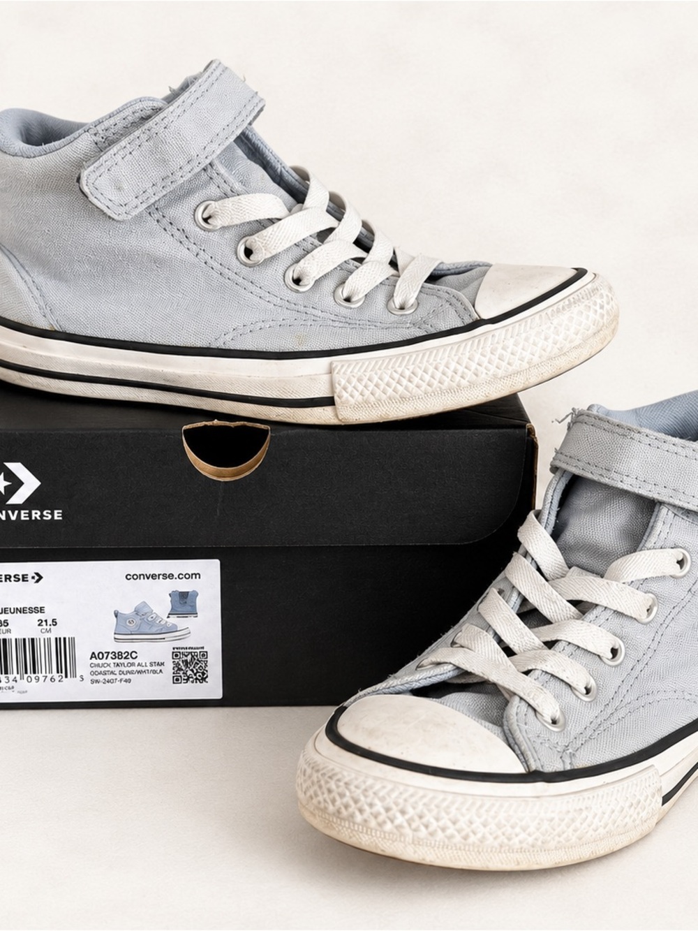 Converse Youth Kids Light Blue Sneakers ‘Rainy Daze’ Mid Tops / Play Condition